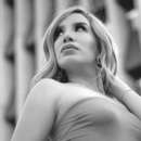 Well Endowed Shemale is beautiful Kansas 32